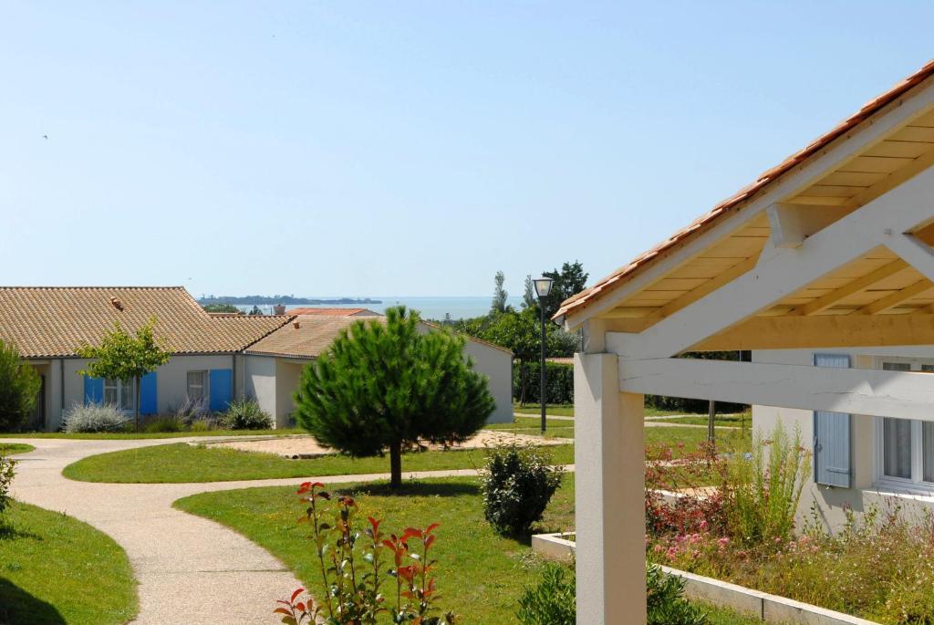 Azureva Aparthotel 3*